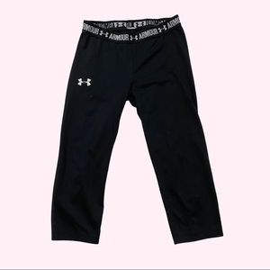 Under Armour Black Cropped Leggings size xs